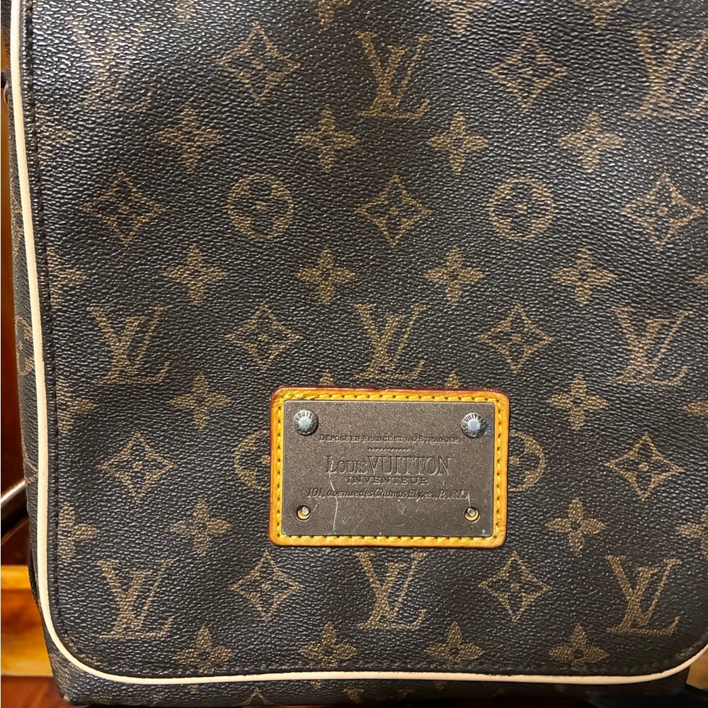 Louis Vuitton Brooklyn Damier Monogram Messenger Bag